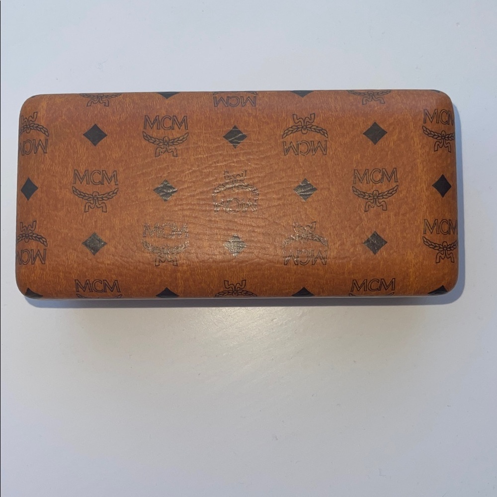 MCM Jumbo Hardshell Sunglasses Case in Cognac Visetos - Picture 2 of 9